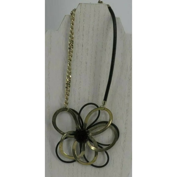 NWT EFM NECKLACE & EARRING SET Gold Tone Chain Faux Leather Statement Flower - Picture 2 of 6